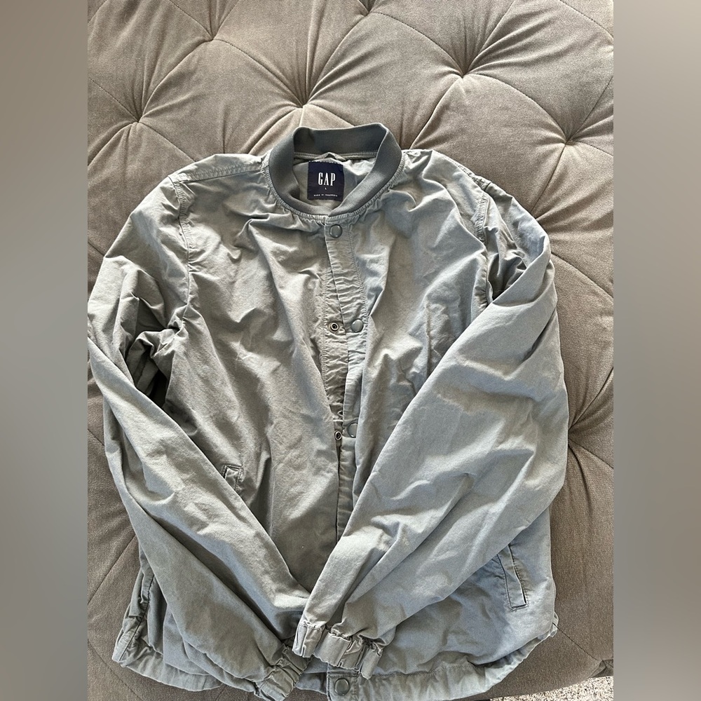 Men’s lightweight Gap jacket